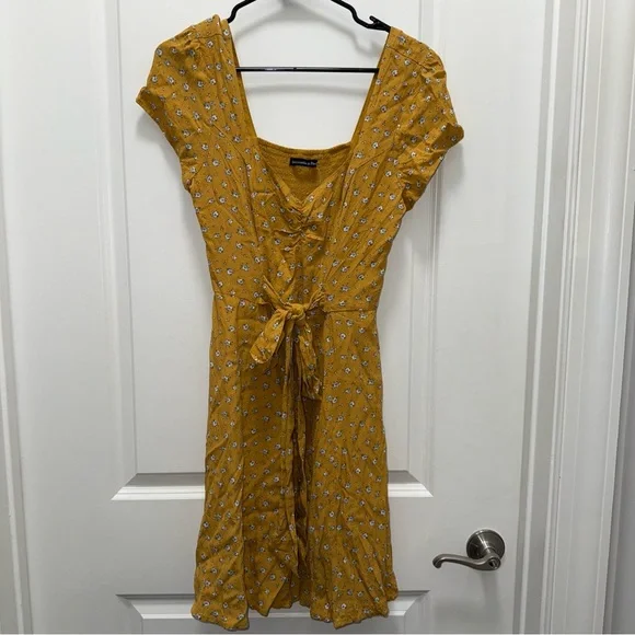 NWOT Abercrombie & Fitch Yellow Floral Mini Dress - Picture 1 of 8